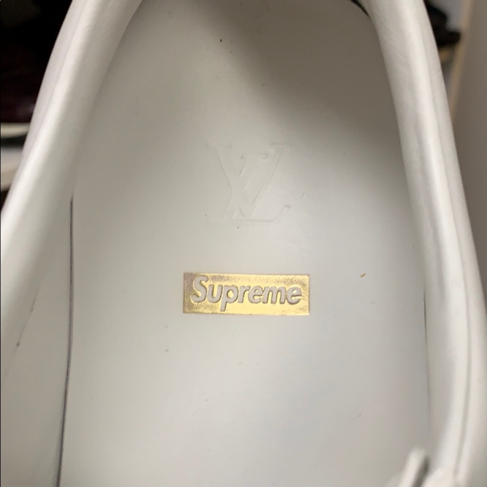 LOUIS VUITTON x SUPREME Sneakers - Picture 8 of 8